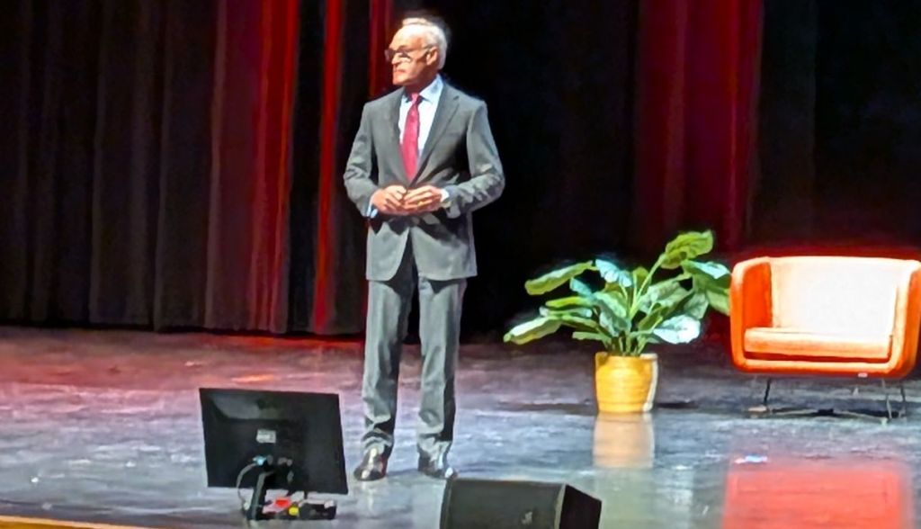 Scott Pelly on stage